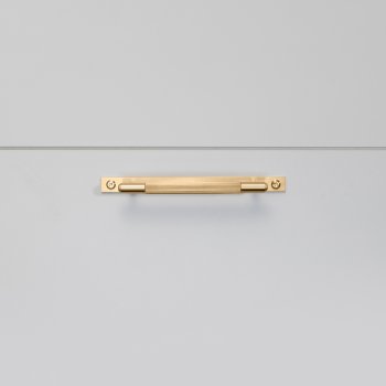 2._Pull_Bar_Plate_Small_Linear_Brass_Front